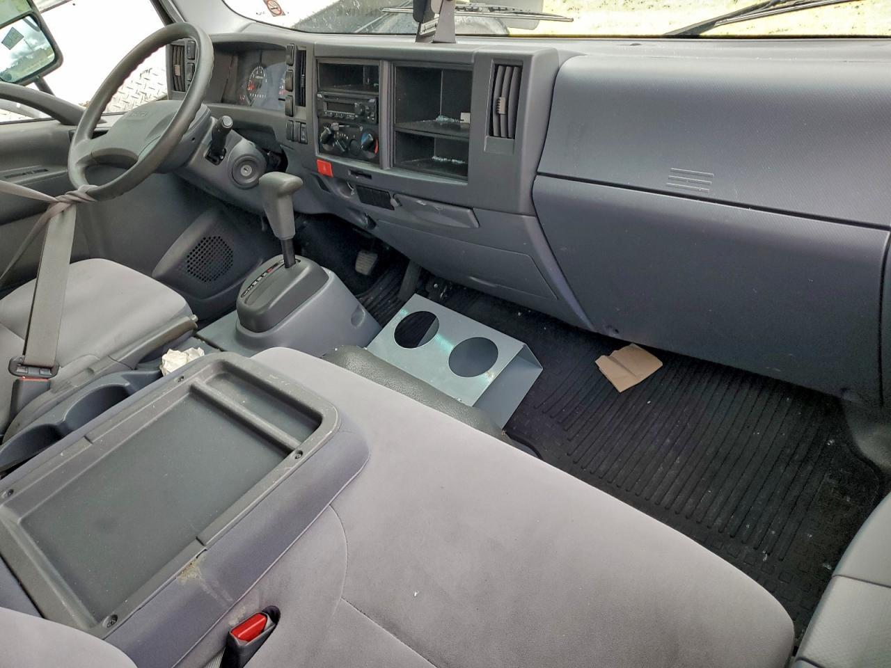 2020 Isuzu NPR HD BOX Truck