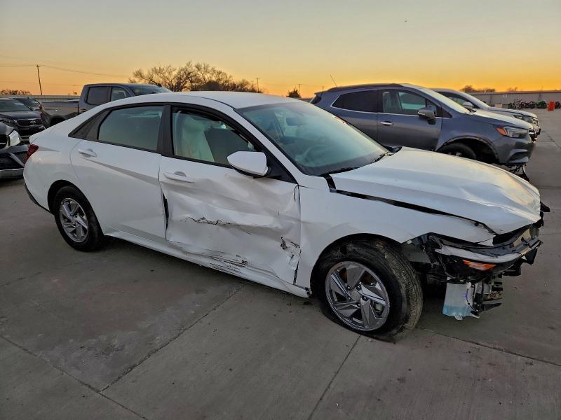 2025 Hyundai Elantra se