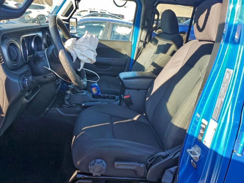 2022 Jeep Gladiator Sport