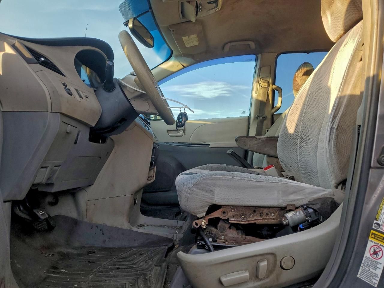 2011 Toyota Sienna le