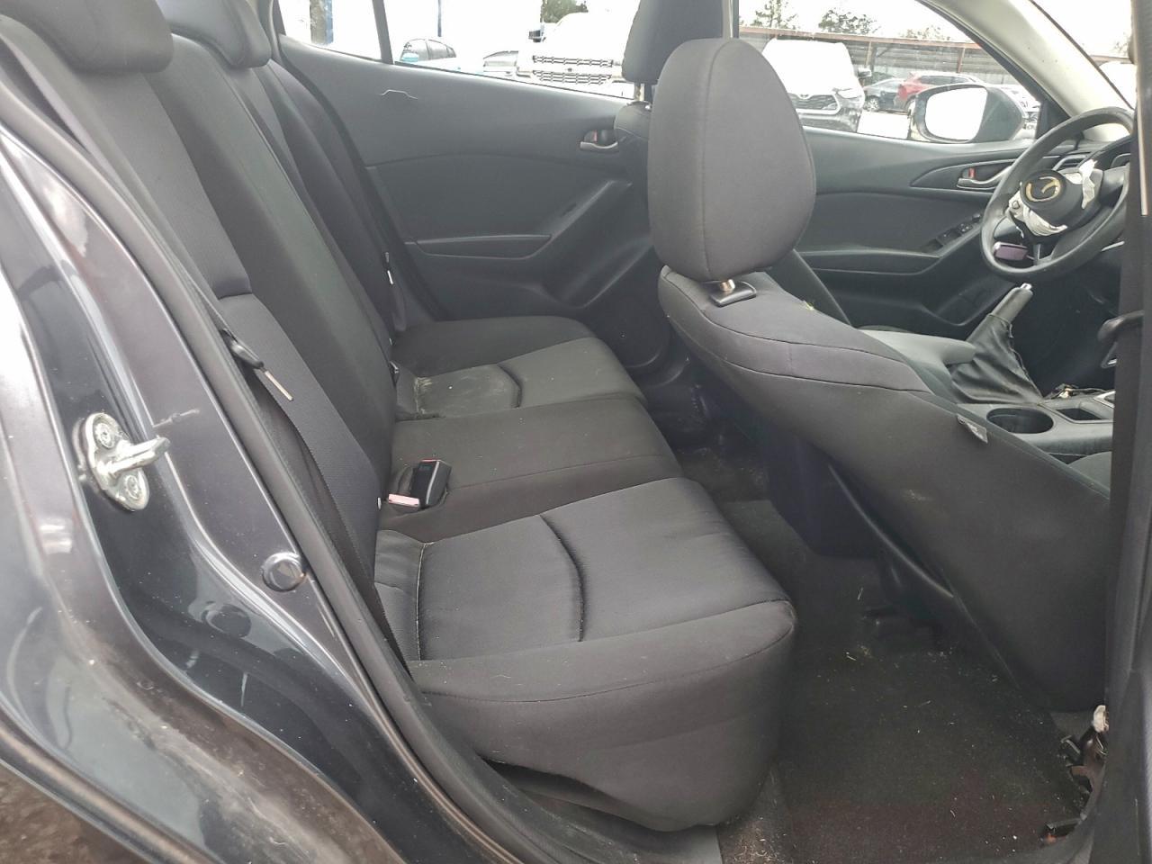 2015 Mazda 3 sv