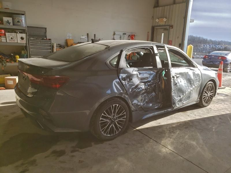 2022 KIA Forte gt Line