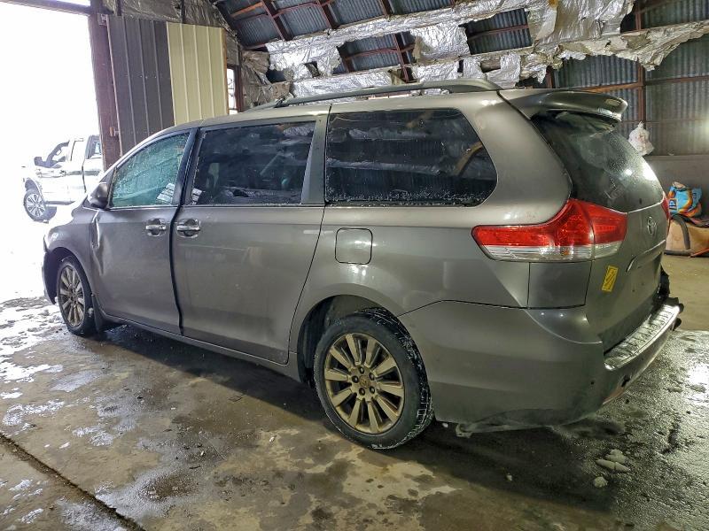 2011 Toyota Sienna xle