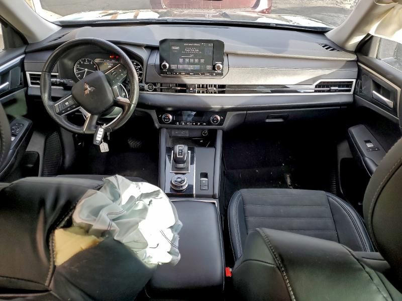 2023 Mitsubishi Outlander se