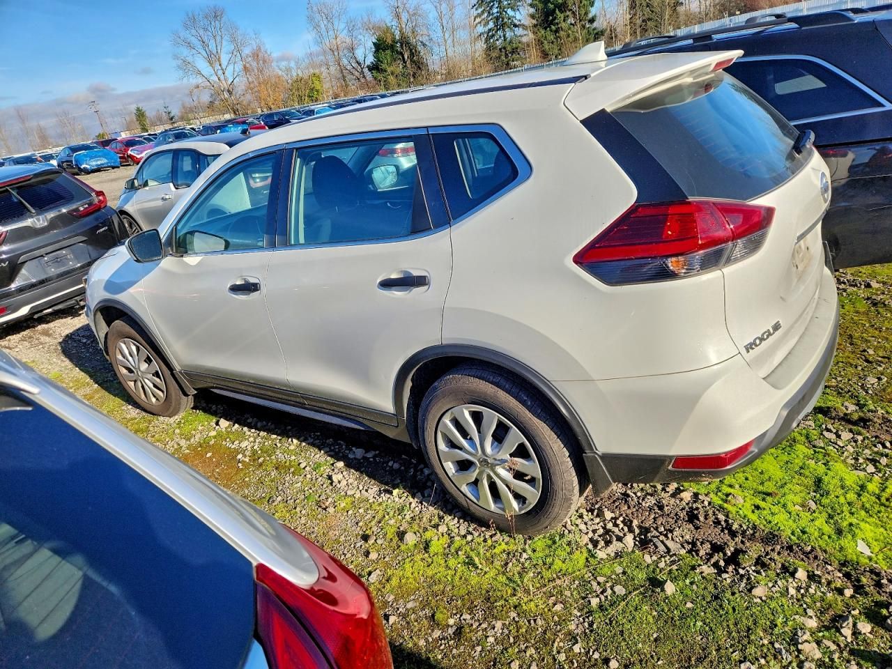 2017 Nissan Rogue sv