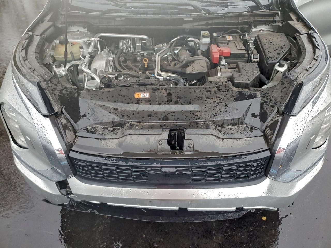 2024 Mitsubishi Outlander es