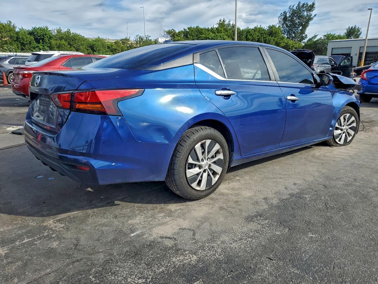 2019 Nissan Altima s
