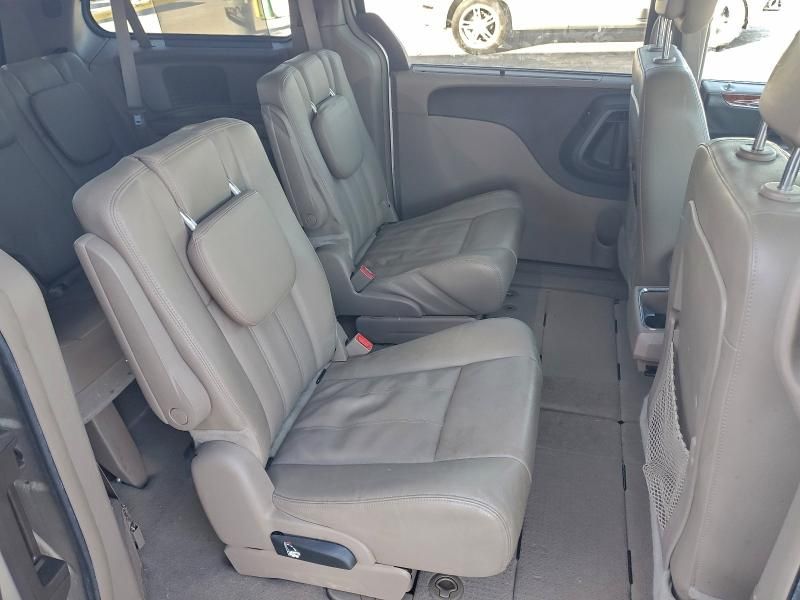 2015 Chrysler Town & Country Touring