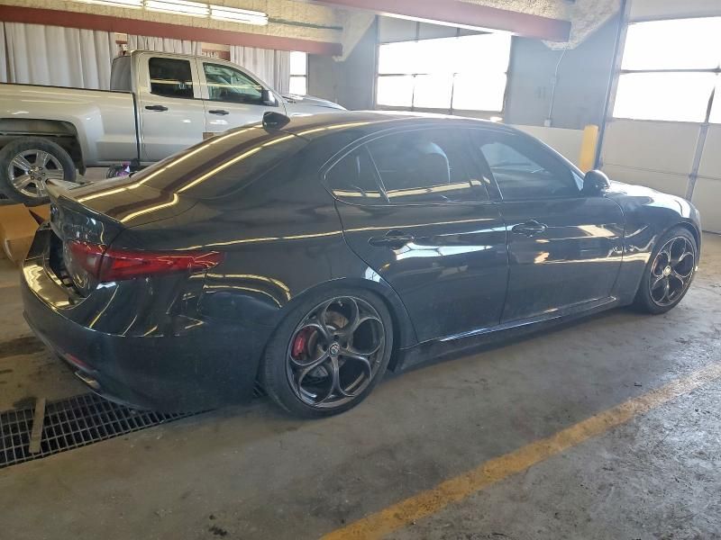 2018 Alfa Romeo Giulia ti Q4