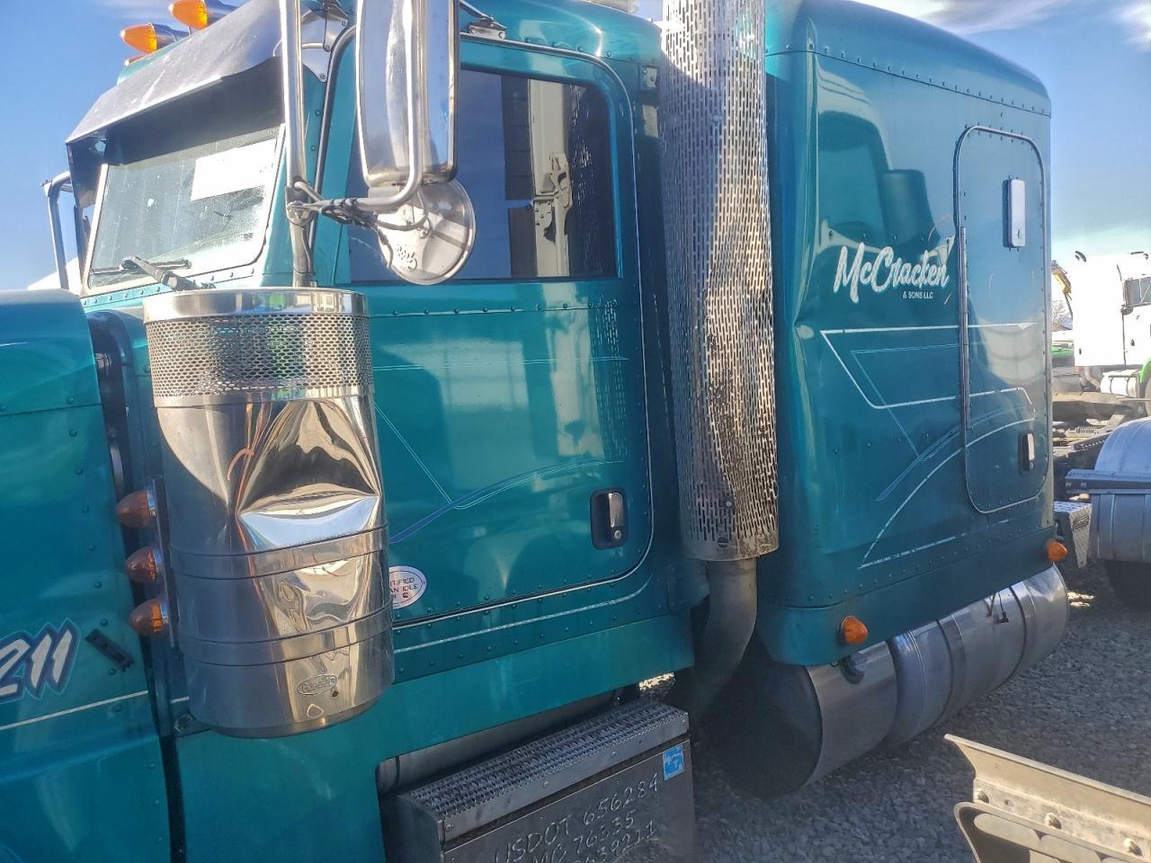 2020 Peterbilt 389 Semi Truck