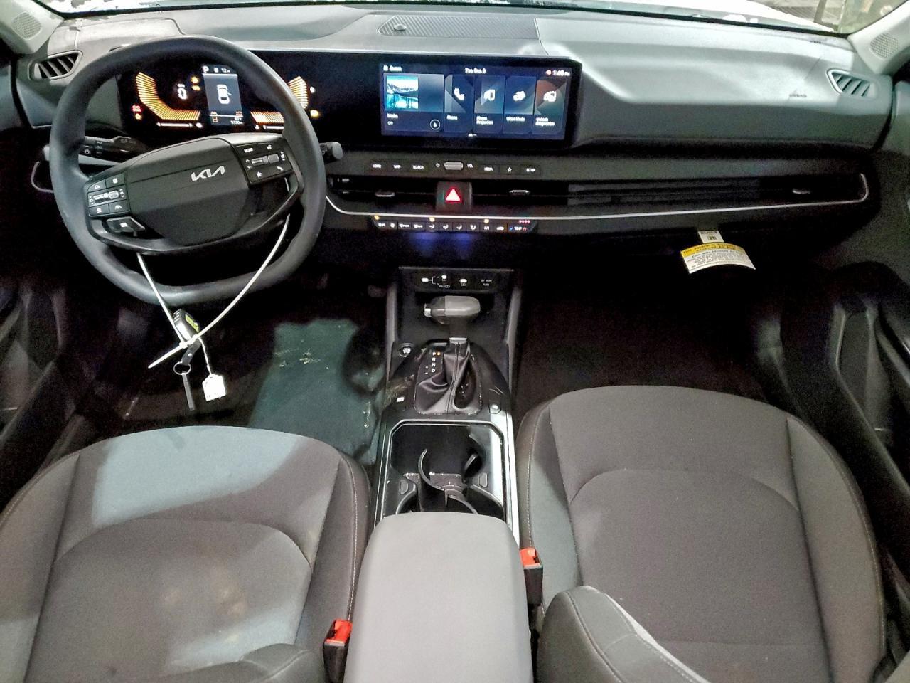 2025 KIA K4 lx
