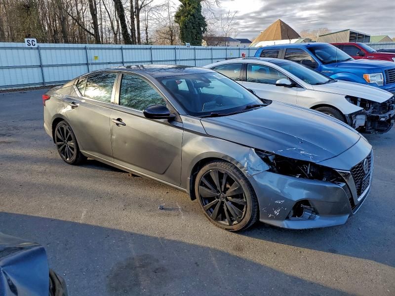 2020 Nissan Altima sr