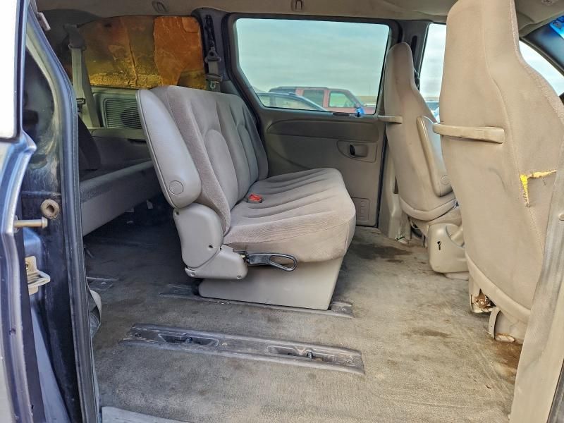 2002 Chrysler Town & Country lx