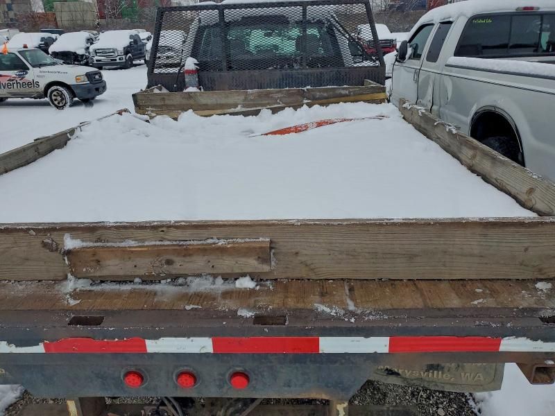 2017 Ford F550 Super Duty Flatbed Truck