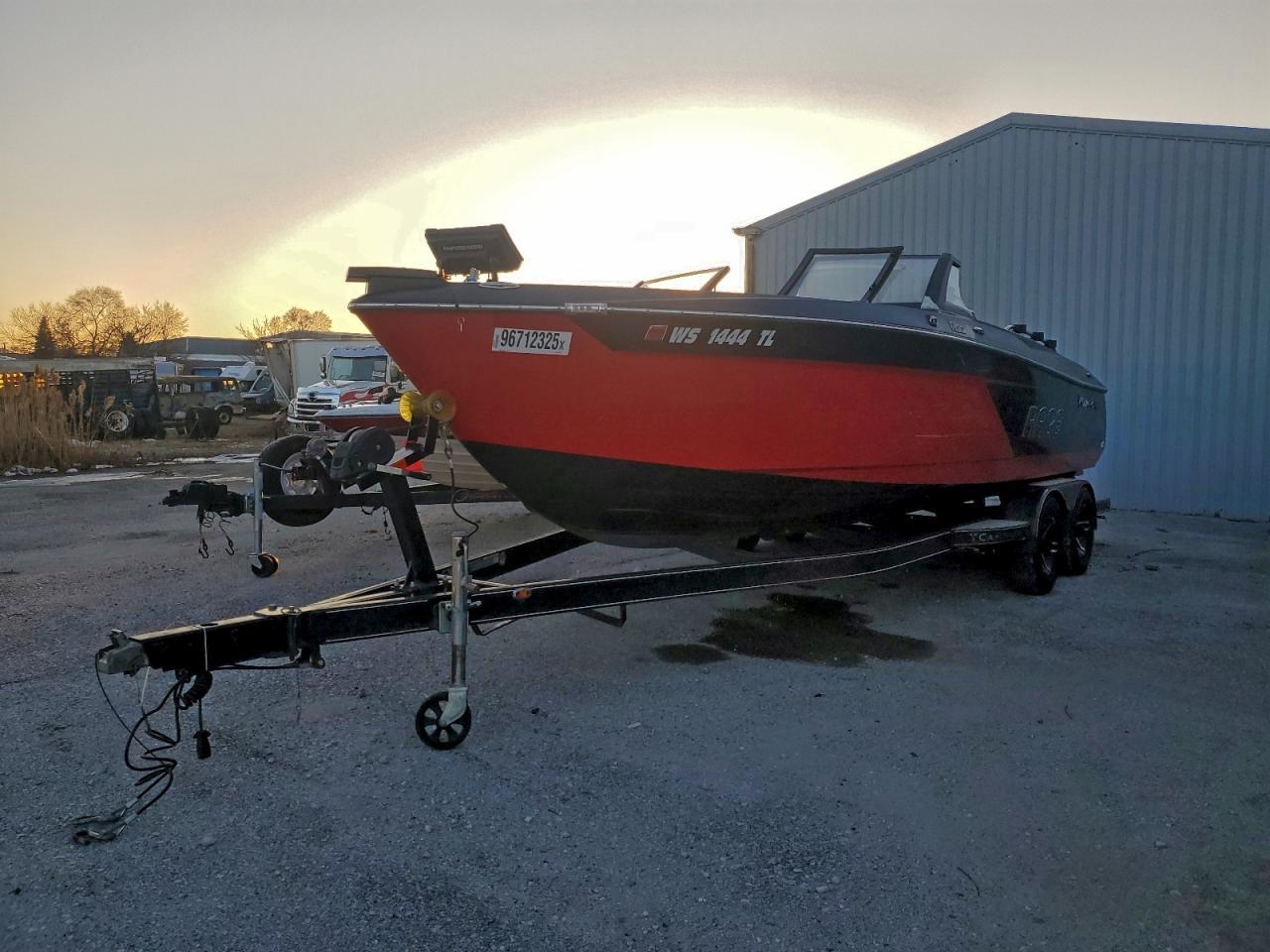 2021 Champion 2021 Campion Rage Boat