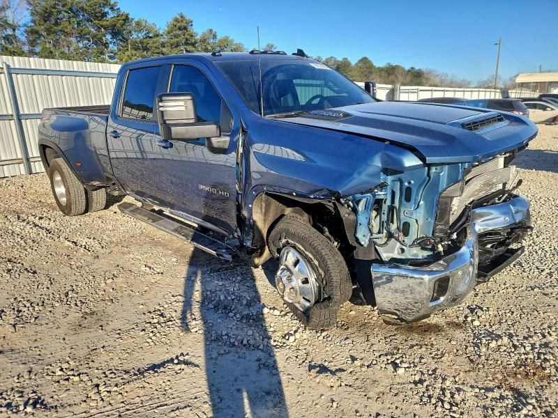 2025 Chevrolet Silverado K3500 lt