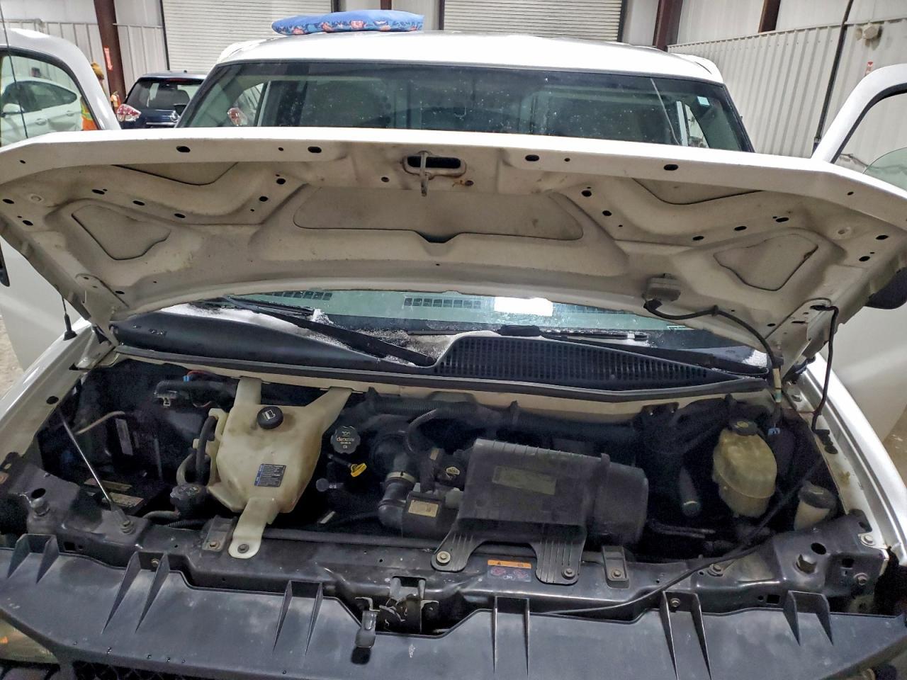 2013 Chev Express Cargo 1500 1