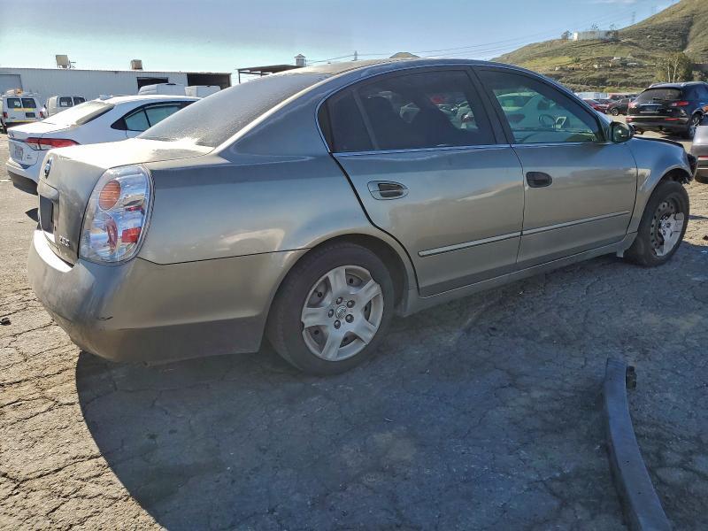 2002 Nissan Altima Base