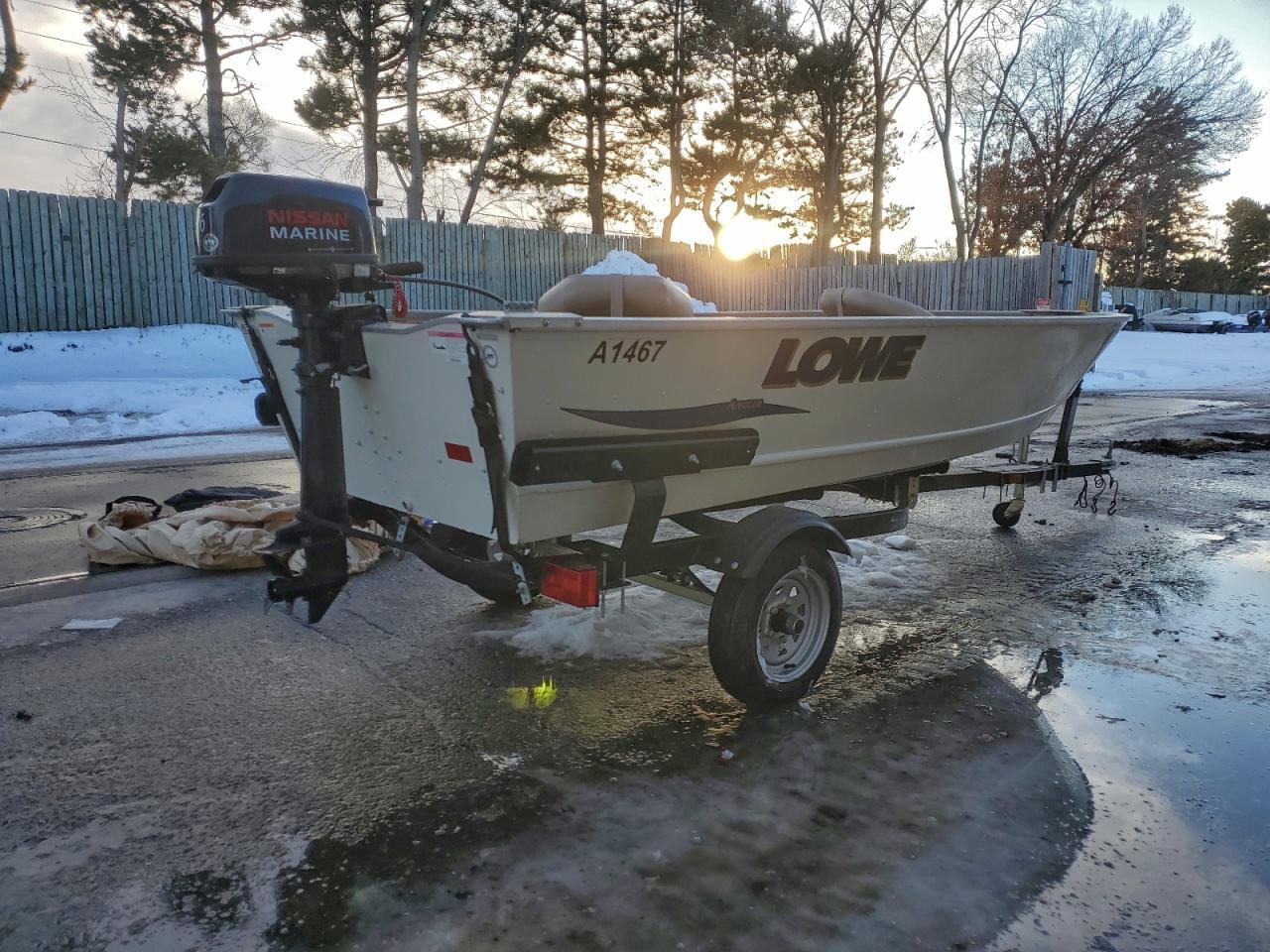 2010 Lowe Angler Boat