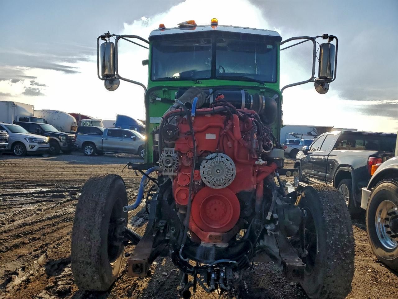 2020 Peterbilt Tractor 2020 Peterbilt 367 Truck Cab AND Chassis