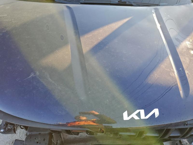 2022 KIA Carnival lx