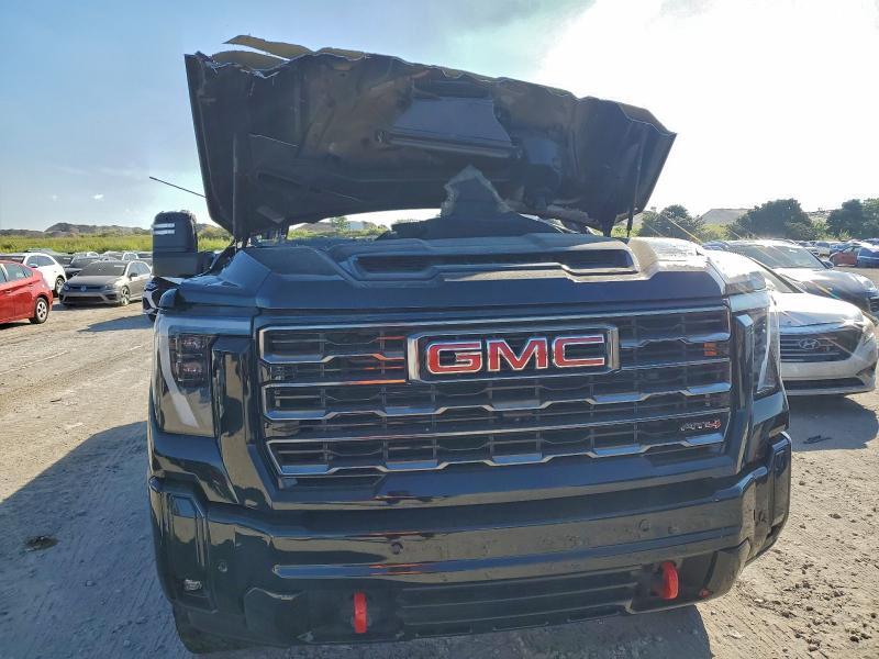 2025 GMC Sierra K2500 AT4