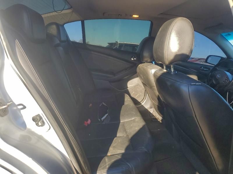 2010 Nissan Altima Base