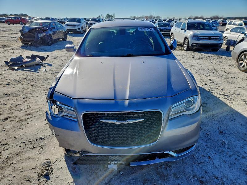2016 Chrysler 300 Limited