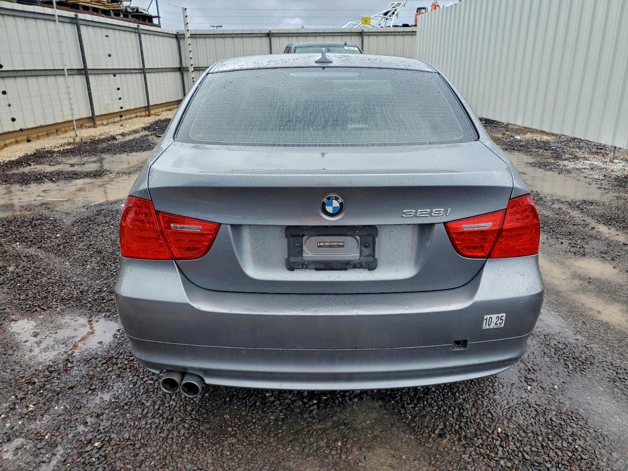 2011 BMW 328 i