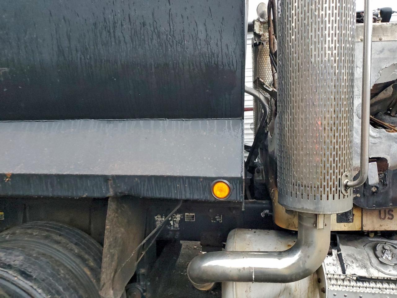 2007 Peterbilt 379 Dump Truck