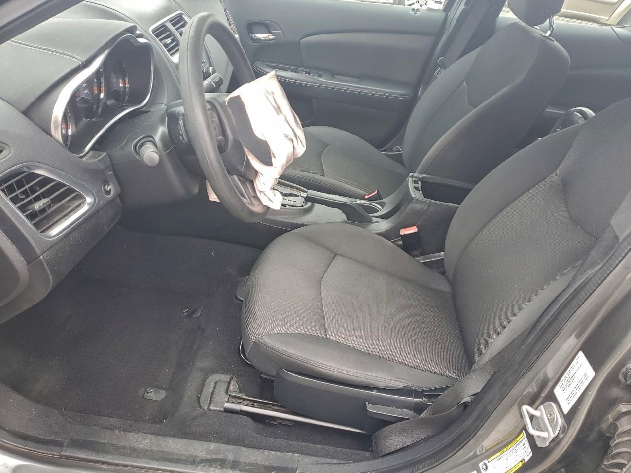 2012 Dodge Avenger se