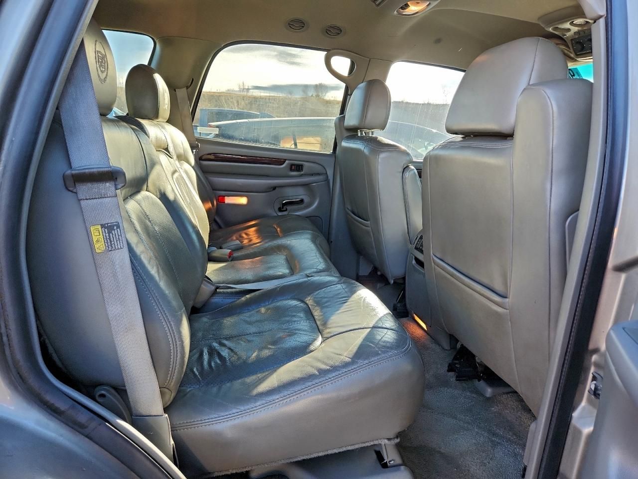 2002 Cadillac Escalade Luxury