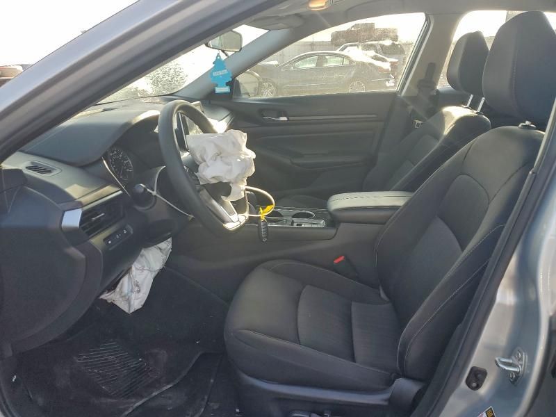 2024 Nissan Altima sv