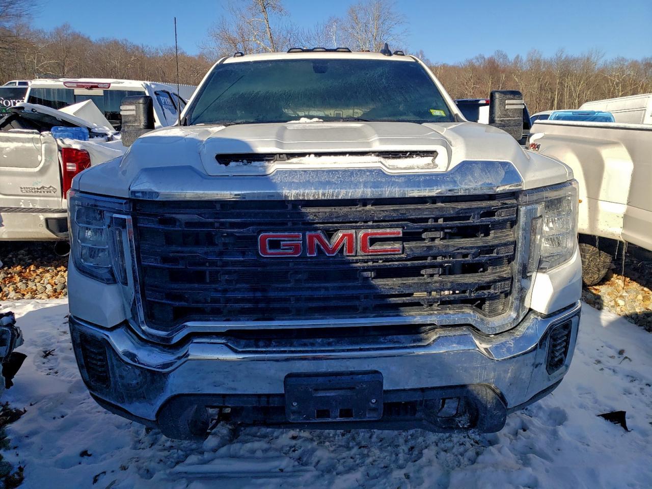 2023 GMC Sierra 3500HD Truck Cab AND Chassis