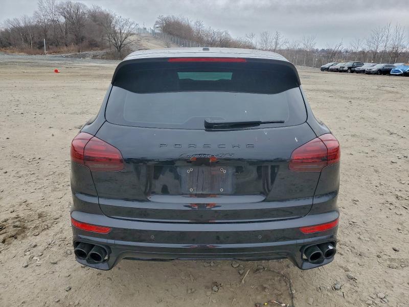 2017 Porsche Cayenne gts