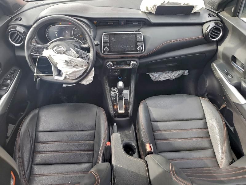 2020 Nissan Kicks sr