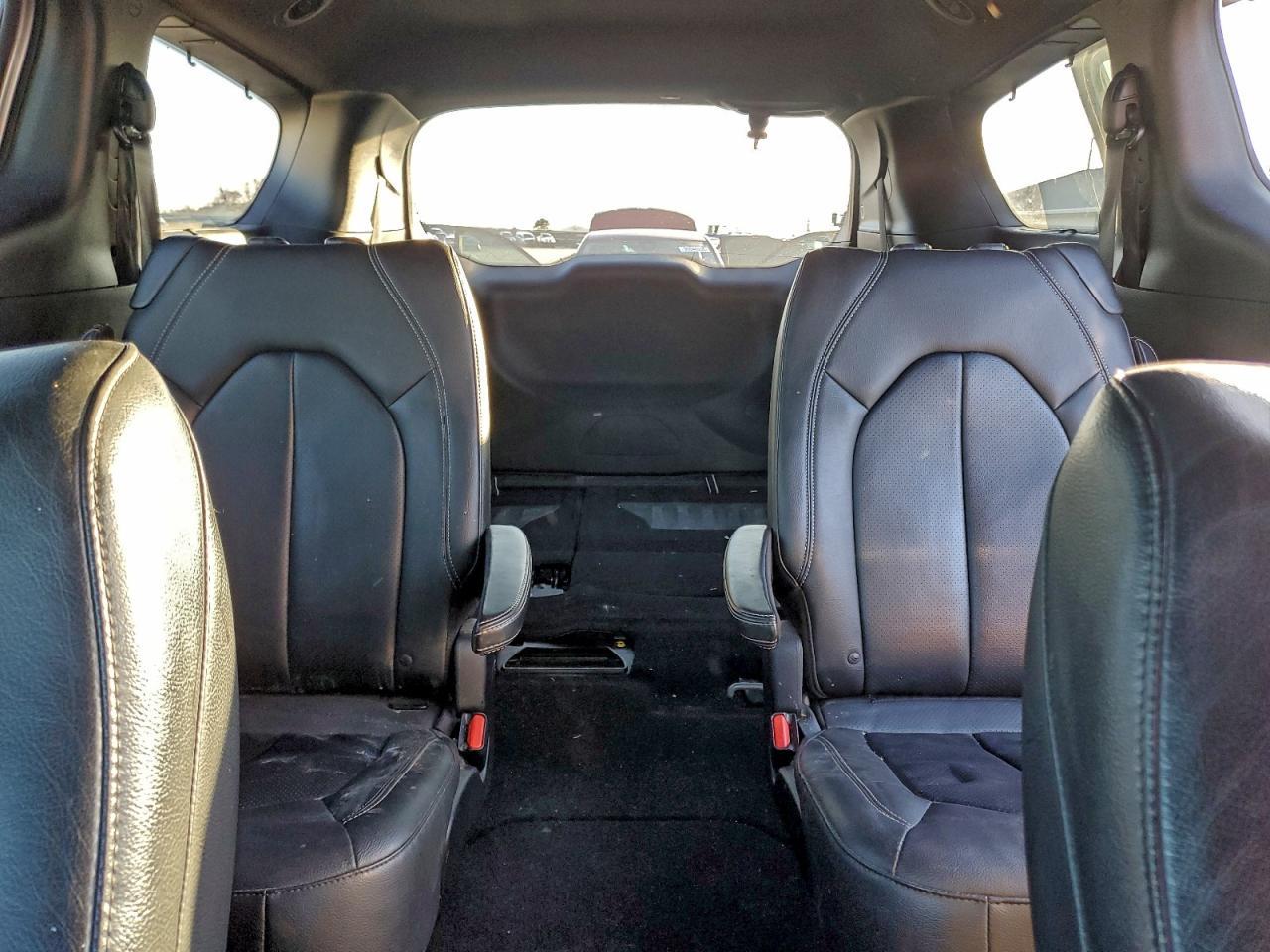 2018 Chrysler Pacifica Touring l