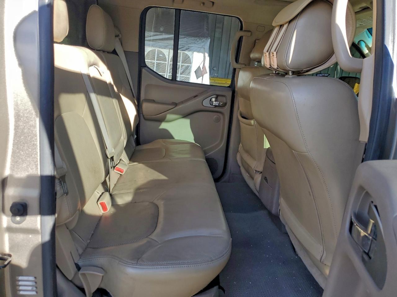 2008 Nissan Frontier Crew Cab LE