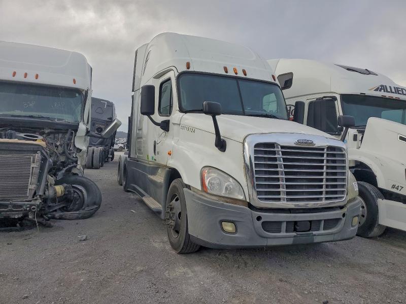2015 Freightliner Cascadia Semi Truck