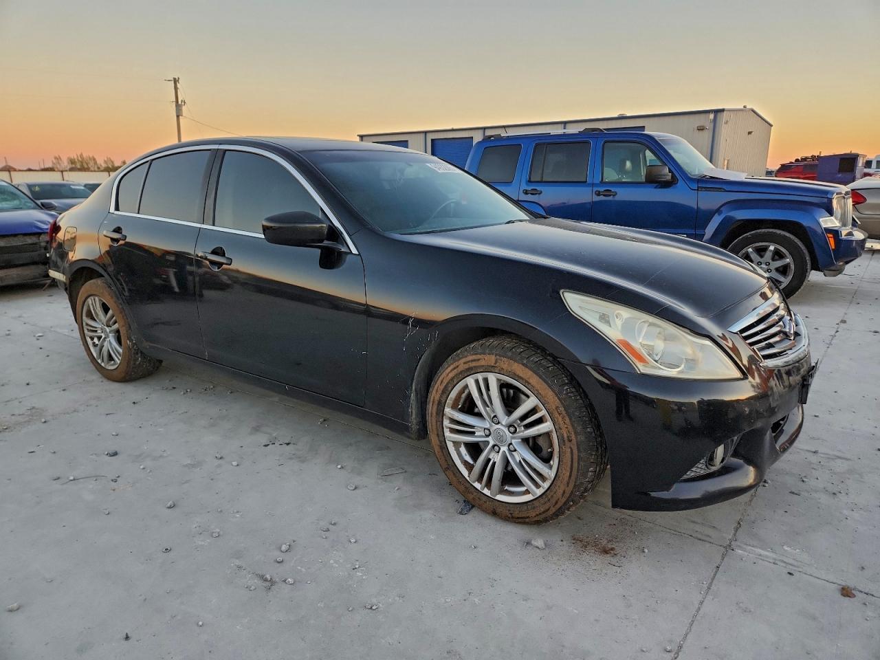 2011 Infinity G25 Sedan x