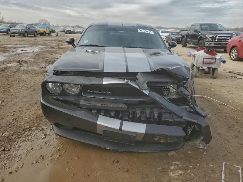 2012 Dodge Challenger sxt