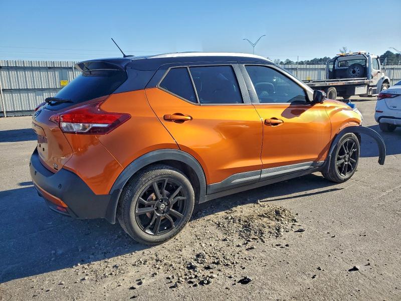 2020 Nissan Kicks sr