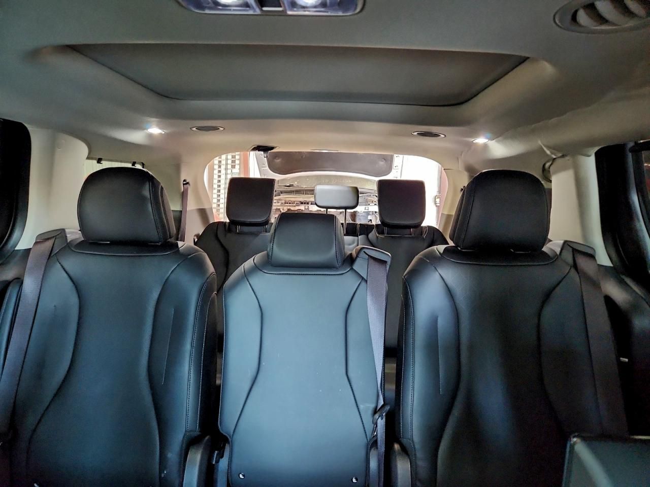 2025 KIA Carnival sx