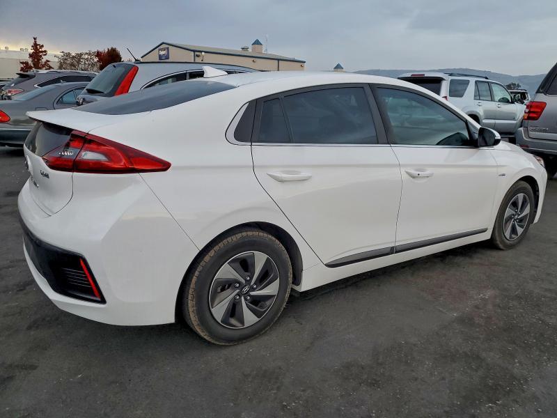 2017 Hyundai Ioniq Hybrid sel