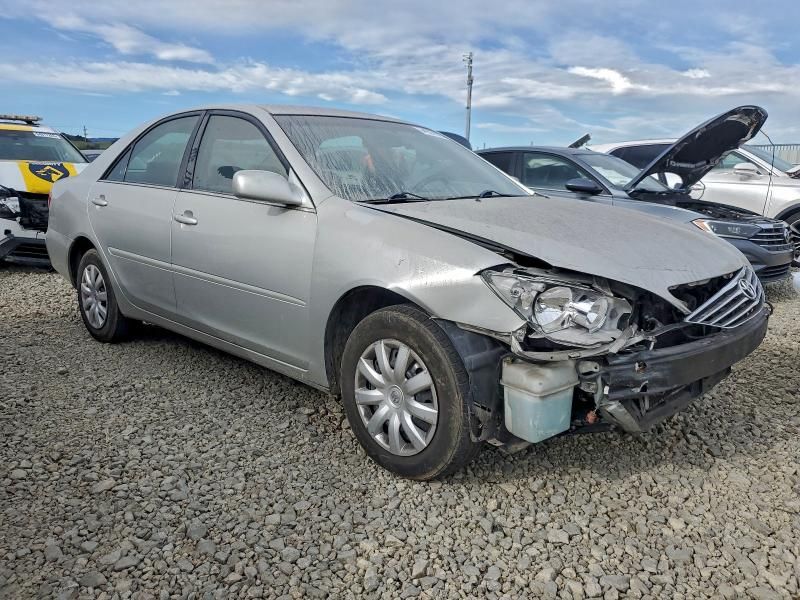 2005 Toyota Camry le