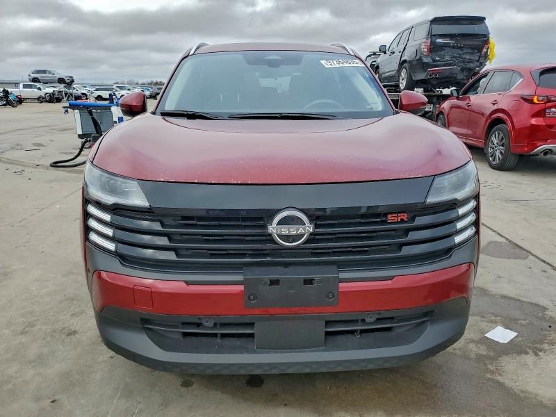 2025 Nissan Kicks sr
