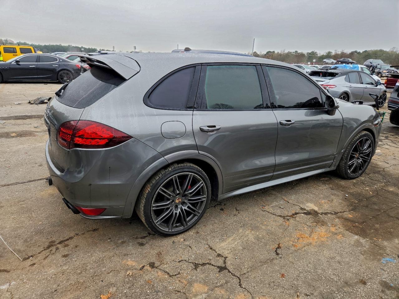 2014 Porsche Cayenne gts