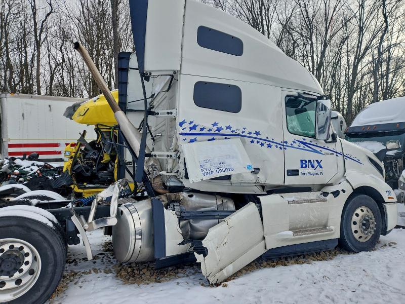 2025 Volv O VNL Semi Truck