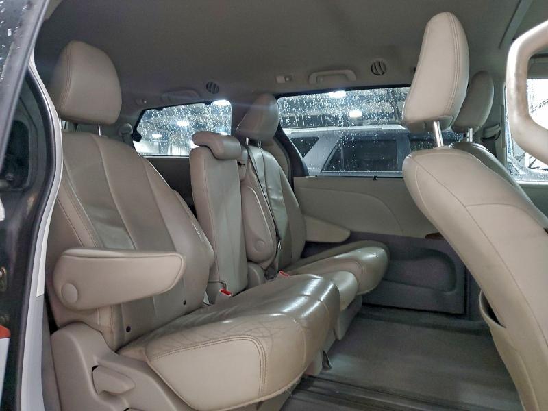 2013 Toyota Sienna xle