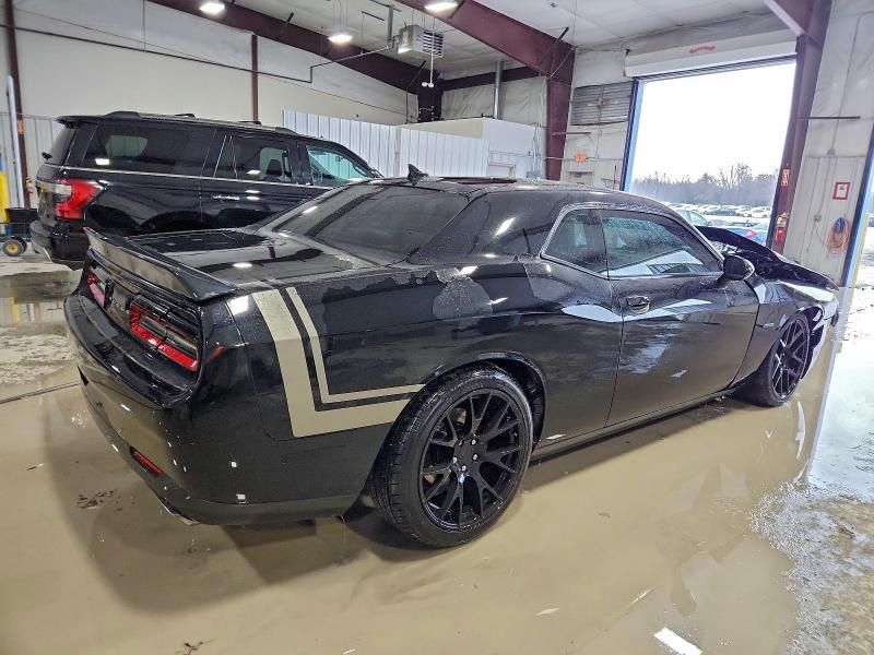 2015 Dodge Challenger sxt Plus